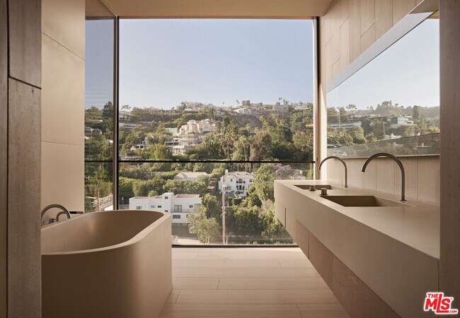 Building Photo - 9040 W Sunset Blvd