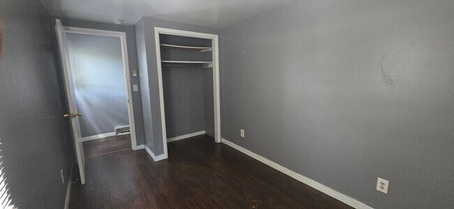 Building Photo - Beautiful 3/4 bedroom, 1 Bath