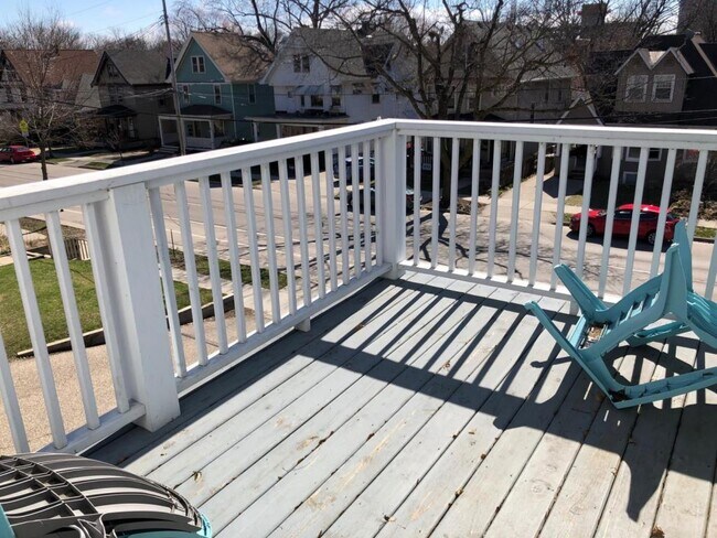 Building Photo - 1014 E Johnson St