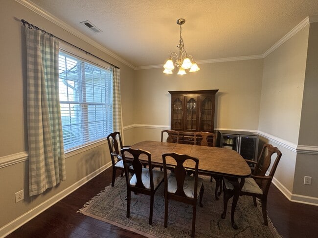 Building Photo - 217 Stagecoach Dr