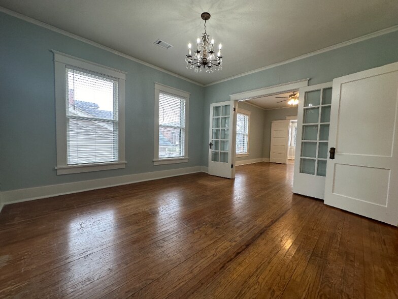 Building Photo - 1505 Center St