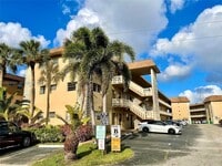 Building Photo - 5021 W Oakland Park Blvd