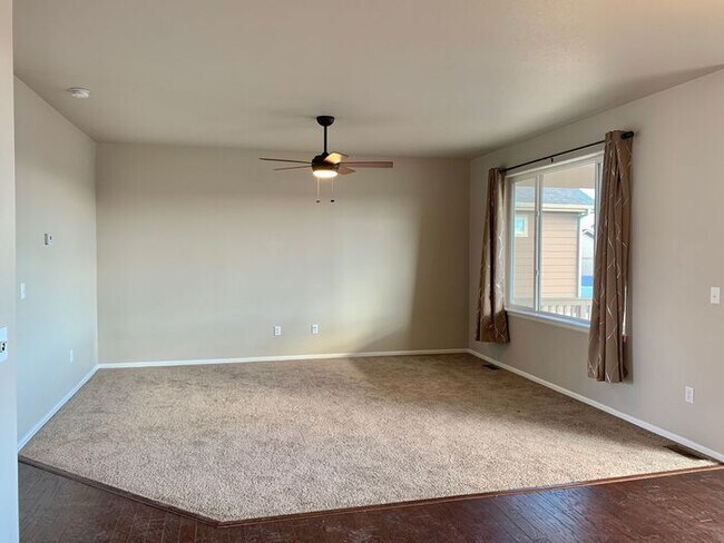 Building Photo - Beautiful 4 Bed/3 Bath West Greeley Home –...