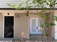 Building Photo - 1401 Airline Dr