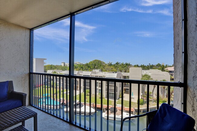 Building Photo - 6 Royal Palm Way