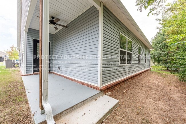 Building Photo - 1291 S Springfield Dr