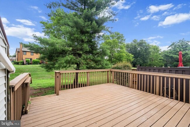 Building Photo - 73 Crickhollow Ct