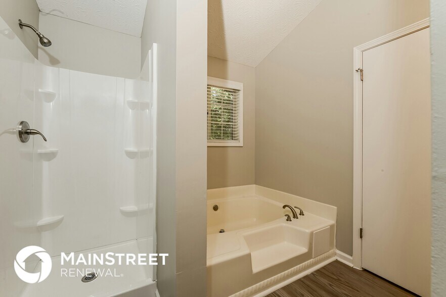 Building Photo - 5878 Homestead Cir