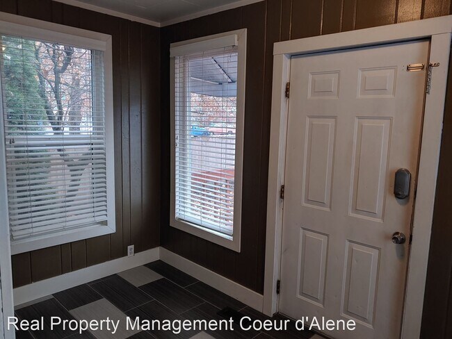 Building Photo - 4 br, 2 bath House - 317 W Davidson Ave.