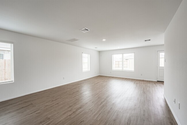 Building Photo - 9123 Estes Lks Dr