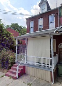 Building Photo - 4 Bedroom House available now!