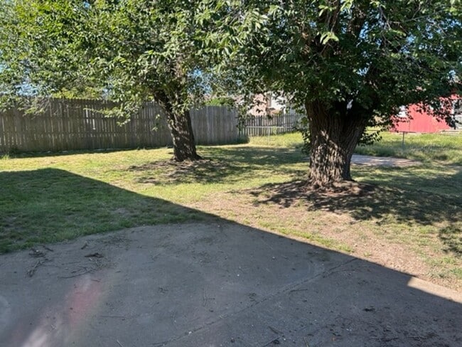 Building Photo - GREAT LOCATION!  3 BEDROOM 1 BATH IN S JOP...