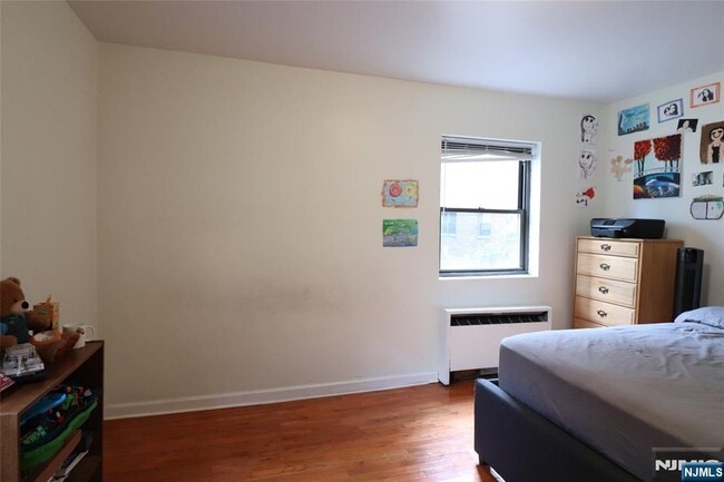 Building Photo - 3071 Edwin Ave