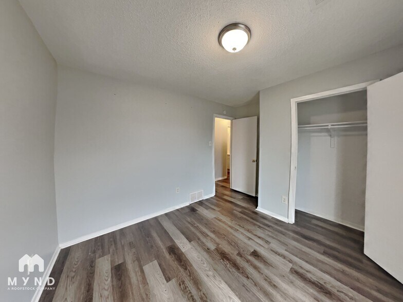 Building Photo - 3355 Carroll Dr