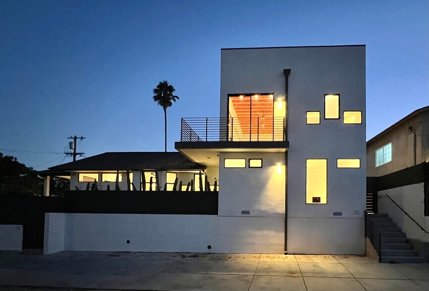 Primary Photo - 2076 Blake Ave