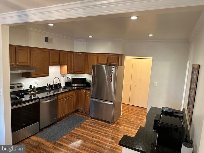 Building Photo - 8 Gurteen Ct