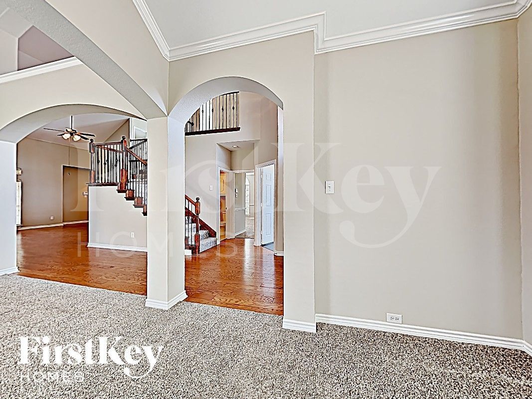 Building Photo - 304 Wisteria Way