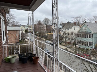 Building Photo - 66 Craigie St
