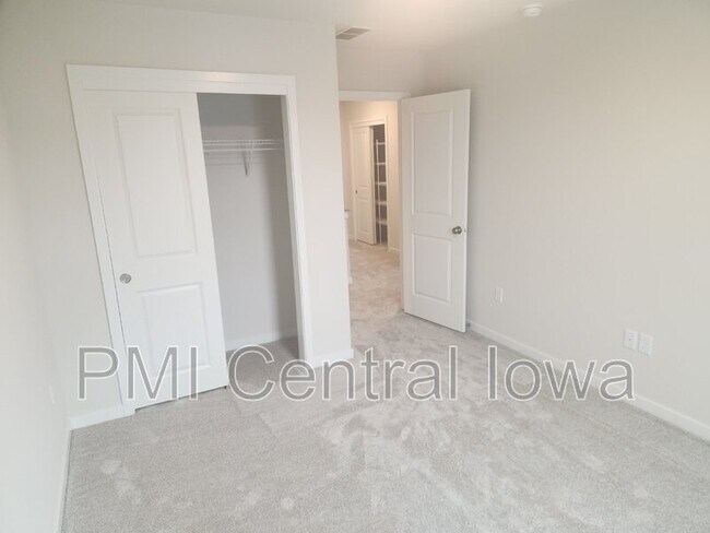 Building Photo - 2940 Lund St