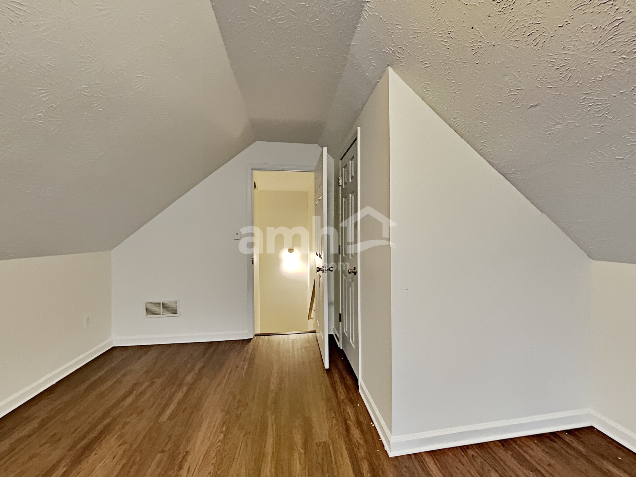 Building Photo - 6465 Chestnut Bend Dr