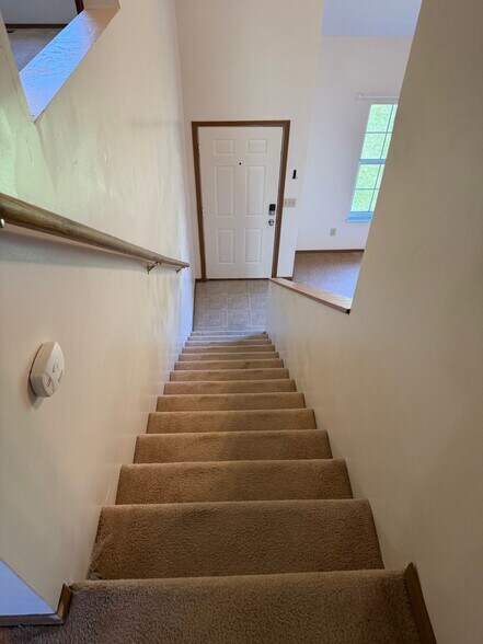 Building Photo - 111 Longacre Dr