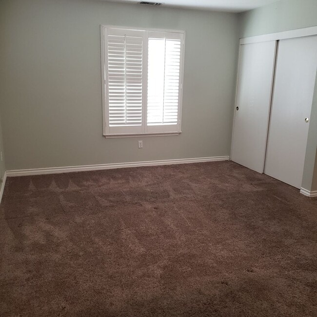 Building Photo - 5939 Petite Ct