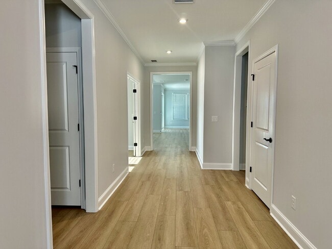 Building Photo - Spacious New Home in Sun City!