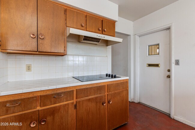 Building Photo - 1524 W Ocotillo Rd