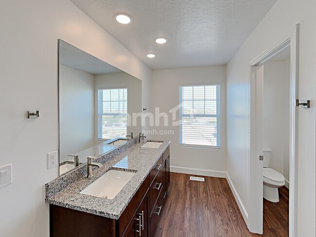 Building Photo - 6063 W Arranmore Dr