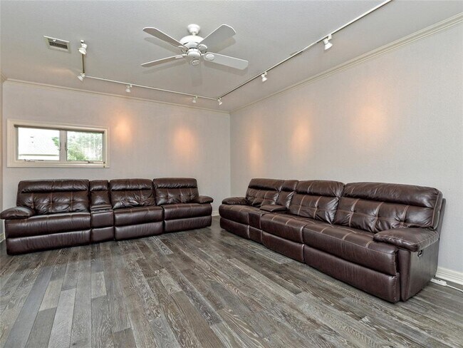 Building Photo - 5509 Cuesta Verde