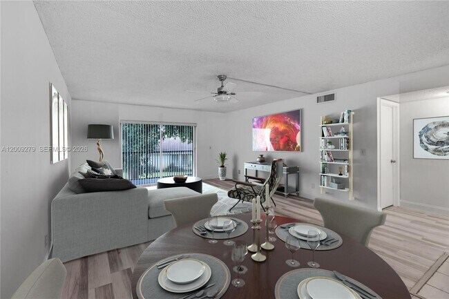 Building Photo - 8513 Old Country Manor