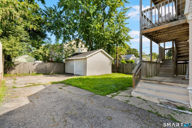 Building Photo - 254 Hollister St