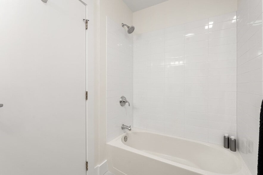 Building Photo - 24 Penniman Rd