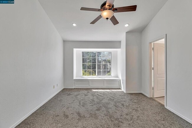 Building Photo - 618 Palomino Dr