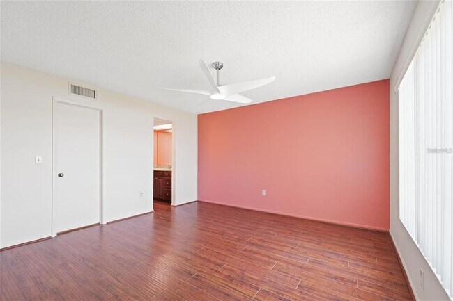 Building Photo - 4620 Bay Blvd