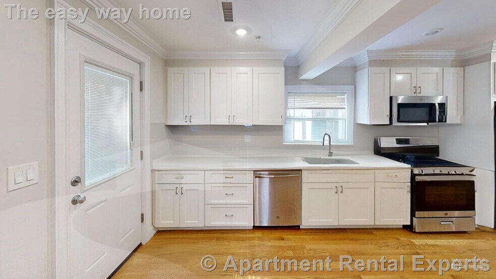 Primary Photo - 62 Gordon St