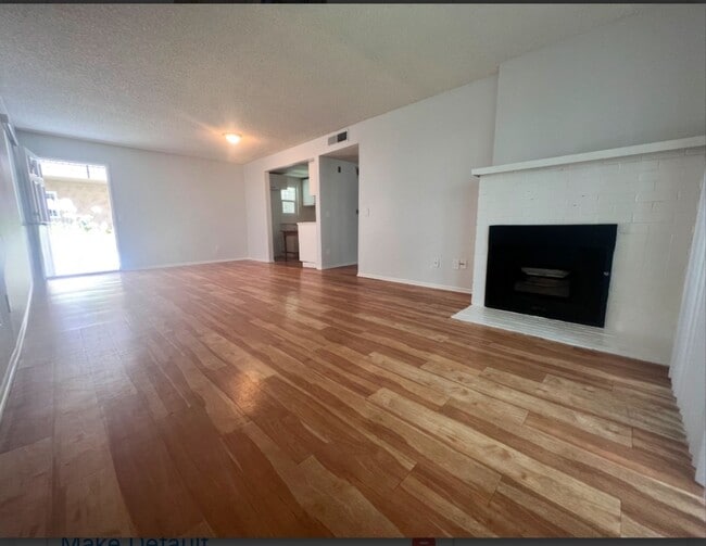 Building Photo - BEAUTIFUL REMODELED 1 AND 2 BEDROOM UNITS IN PRIME LOCATION