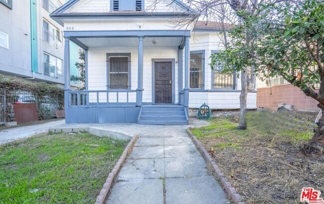 Building Photo - 955 S Ardmore Ave