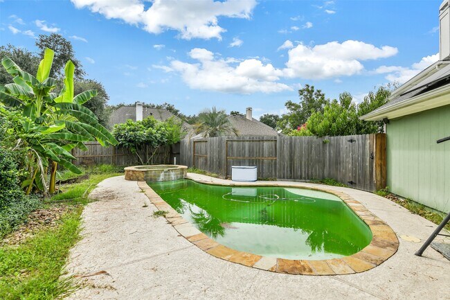 Building Photo - 5803 Song Ridge Ct