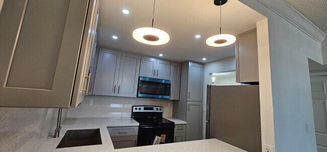 Building Photo - 801 NW 47th Ave