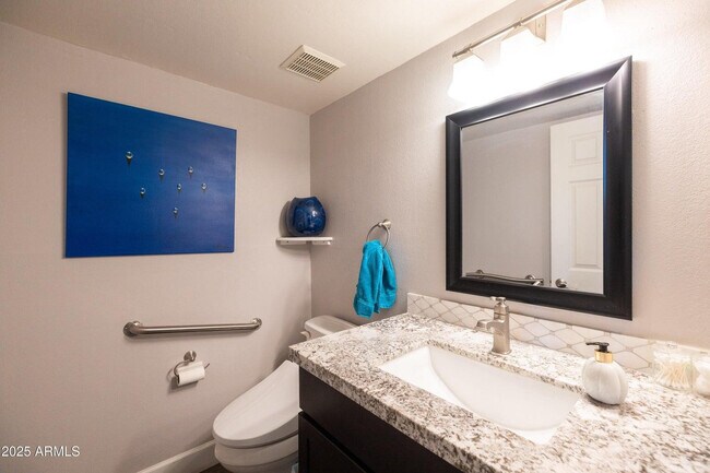 Building Photo - 5442 S Hurricane Ct