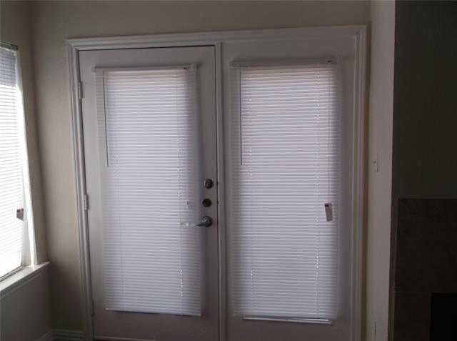 Building Photo - 9809 Walnut St