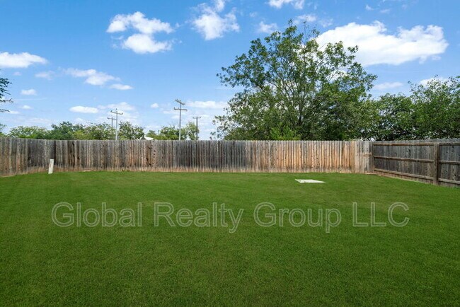 Building Photo - 16610 Retama Crown