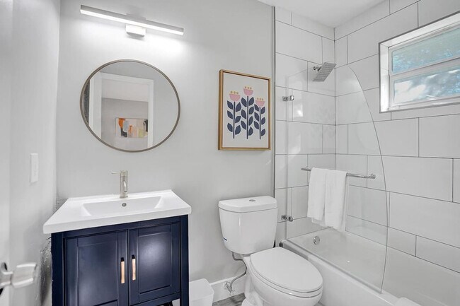 Building Photo - 50 Davie Blvd