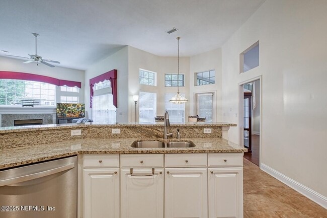 Building Photo - 8205 Bay Tree Ln