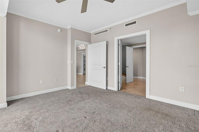 Building Photo - 450 Knights Run Ave