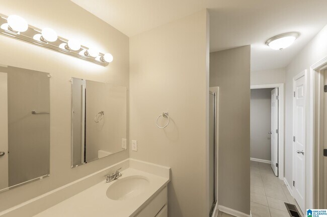 Building Photo - 1205 Riverford Dr