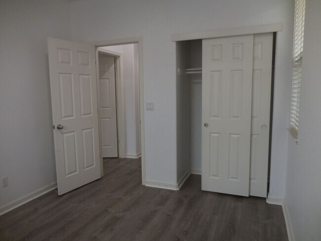 Building Photo - **SPECIAL! One Month Free!** - Spacious Madison Townhome Near Travis AFB with Solar & Garage