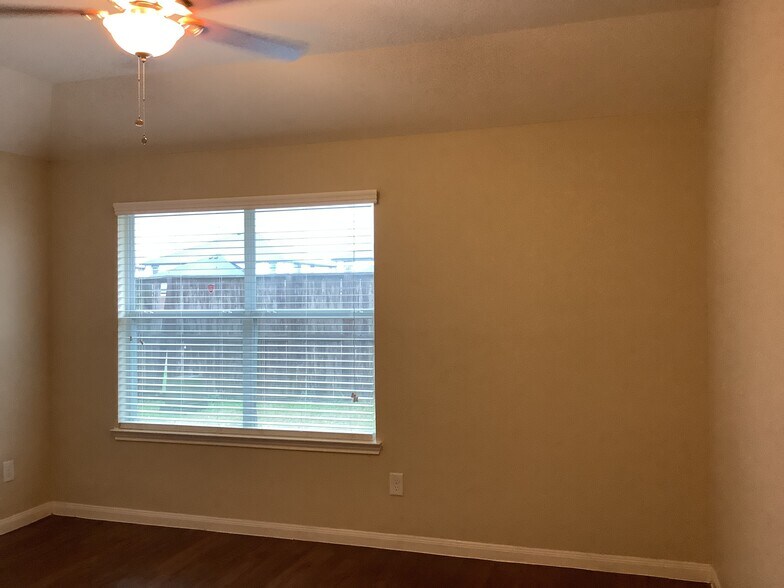 Building Photo - 6019 Brenwood Trails Ln
