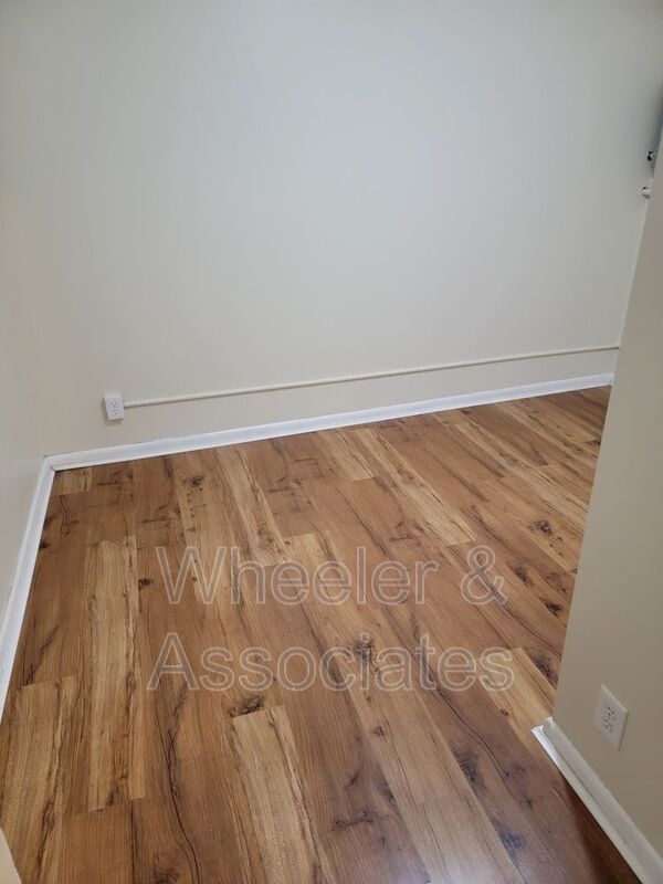 Building Photo - 1071 Sullivan Dr